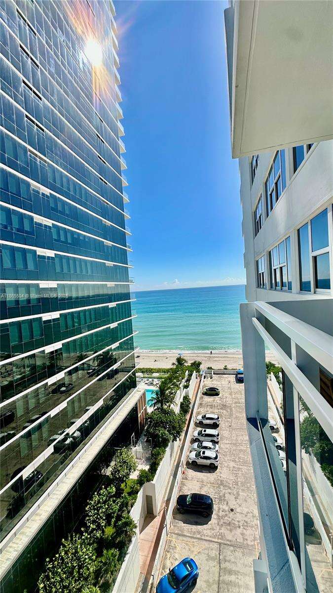 Parker Plaza at 2030 Ocean Dr, Hallandale Beach, FL 33009 - For Rent photo 23