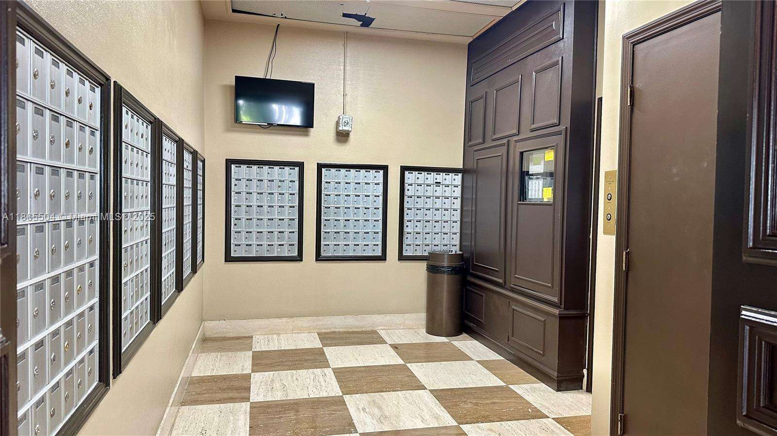Parker Plaza at 2030 Ocean Dr, Hallandale Beach, FL 33009 - For Rent photo 28