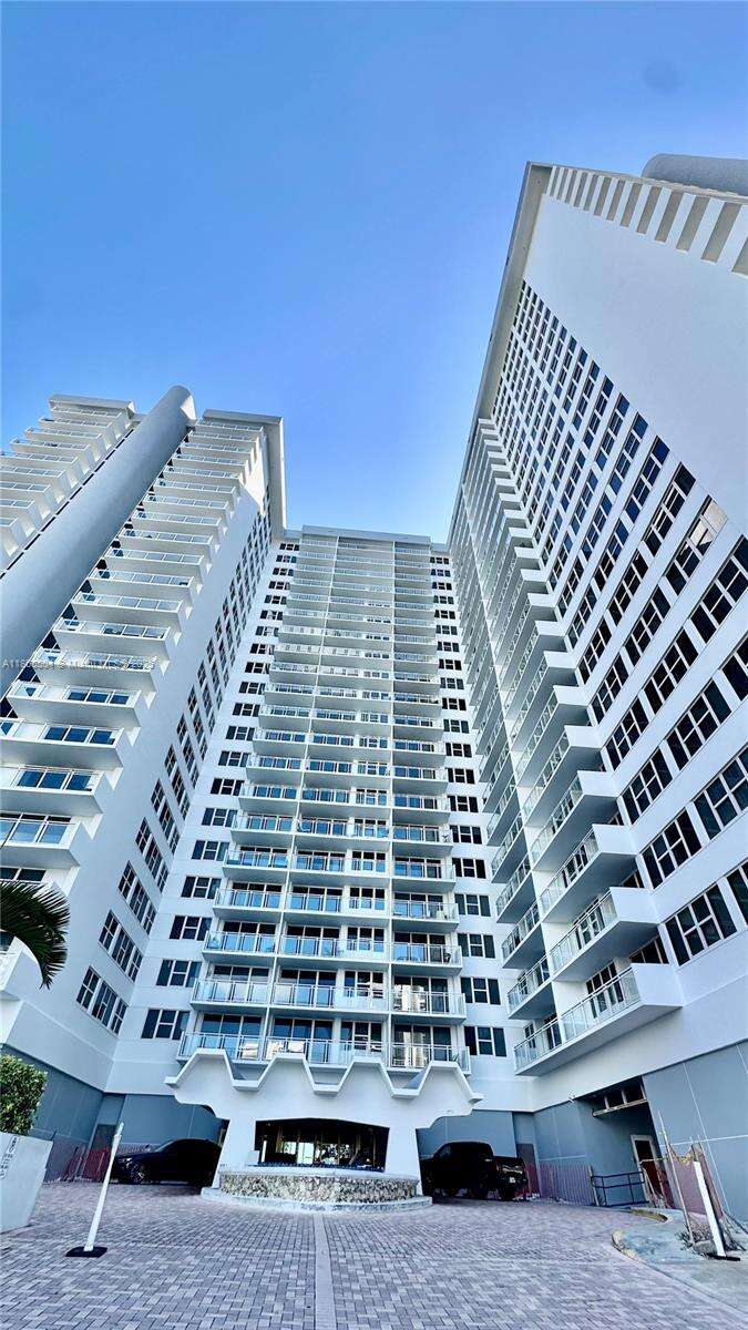 Parker Plaza at 2030 Ocean Dr, Hallandale Beach, FL 33009 - For Rent photo 33