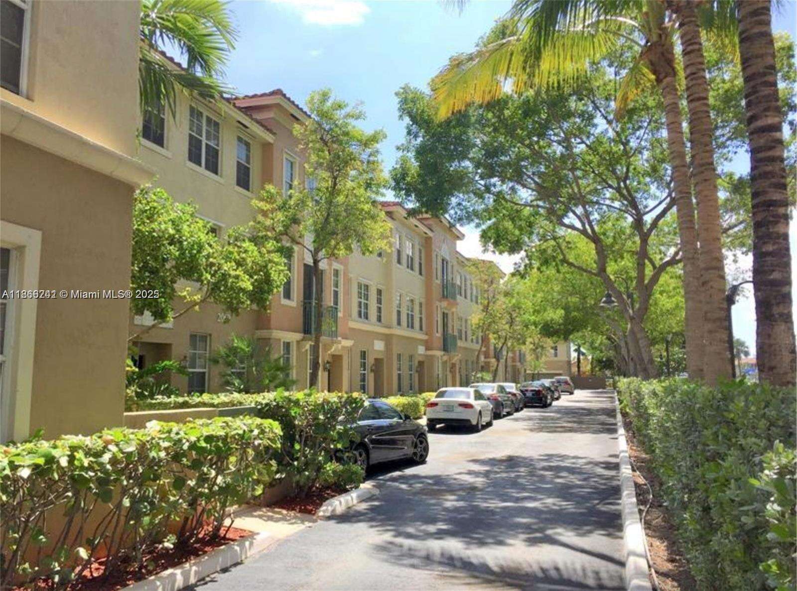 2080 Ocean Drive at 2069 Ocean Dr, Hallandale Beach, FL 33009 - For Rent photo 13