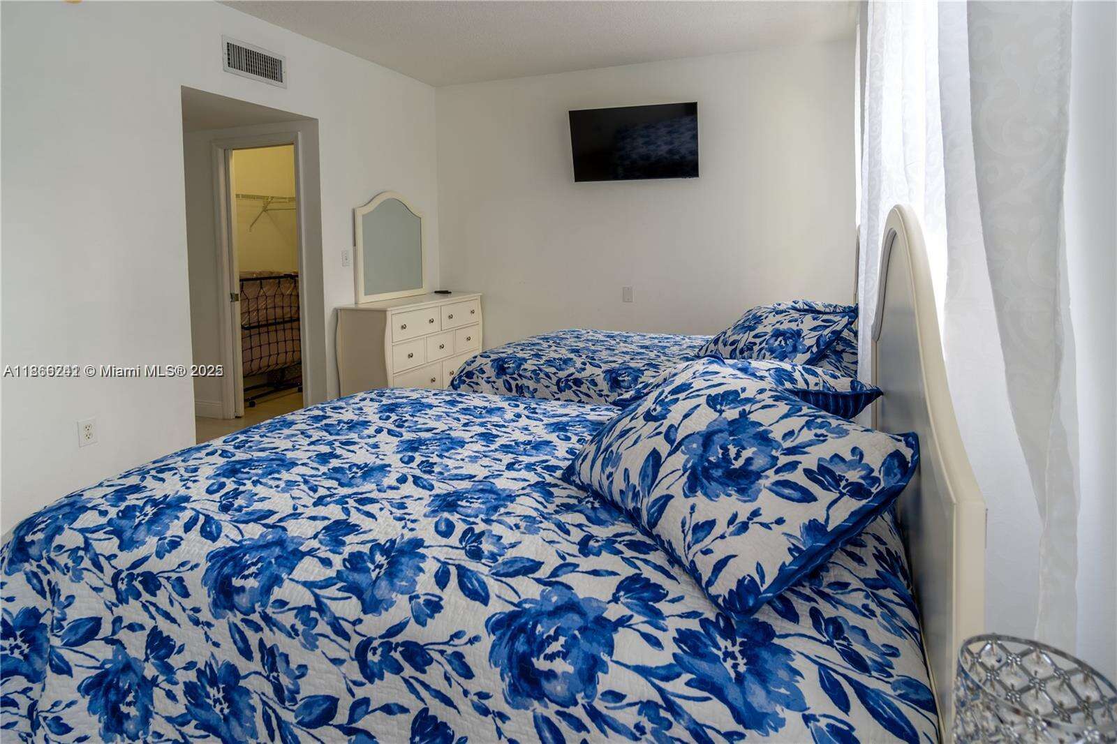 2080 Ocean Drive at 2069 Ocean Dr, Hallandale Beach, FL 33009 - For Rent photo 6