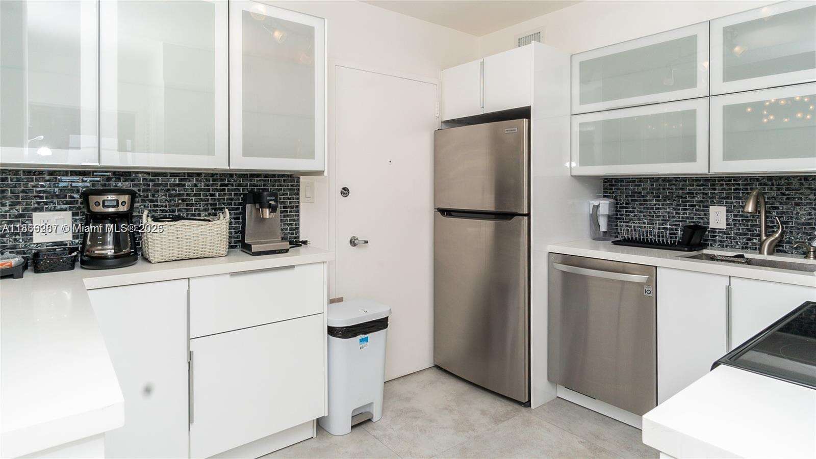Seacoast 5151 at 5161 Collins Ave, Miami Beach, FL 33140 - For Rent photo 2