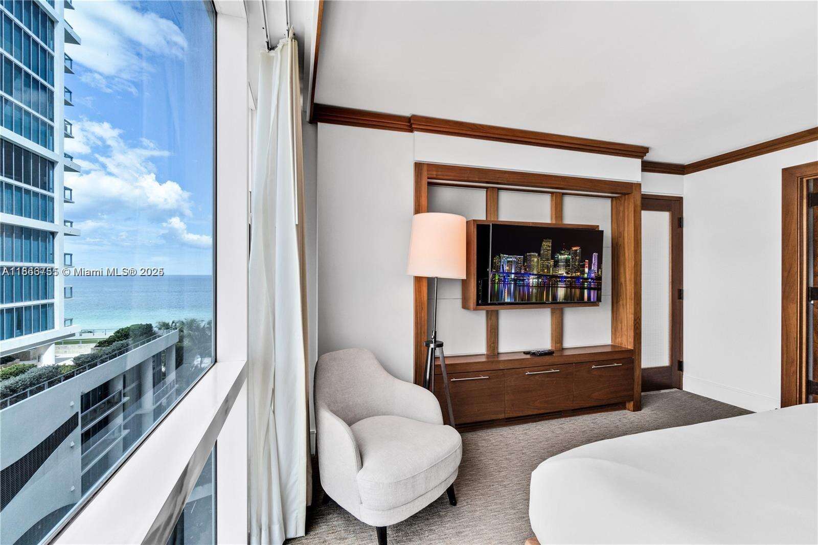 Central Carillon at 6801 Collins Ave, Miami Beach, FL 33141 - For Rent photo 11