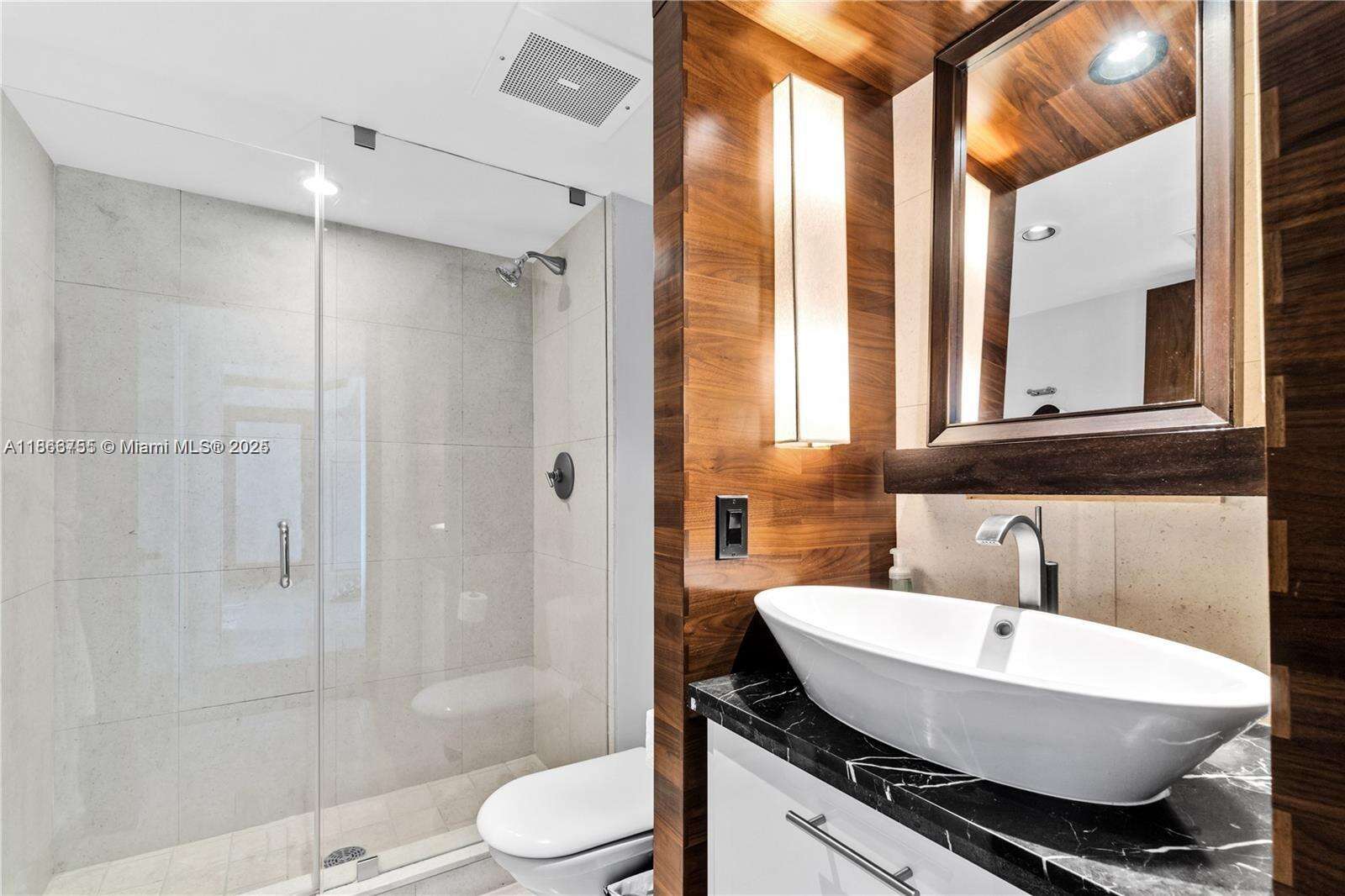 Central Carillon at 6801 Collins Ave, Miami Beach, FL 33141 - For Rent photo 13