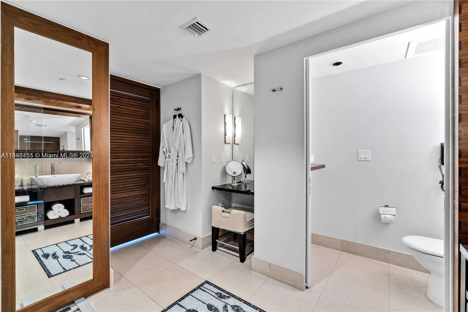 Central Carillon at 6801 Collins Ave, Miami Beach, FL 33141 - For Rent photo 16