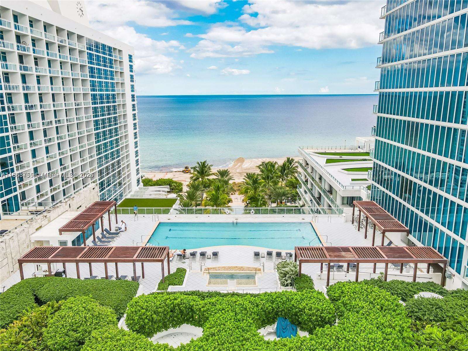 Central Carillon at 6801 Collins Ave, Miami Beach, FL 33141 - For Rent photo 21