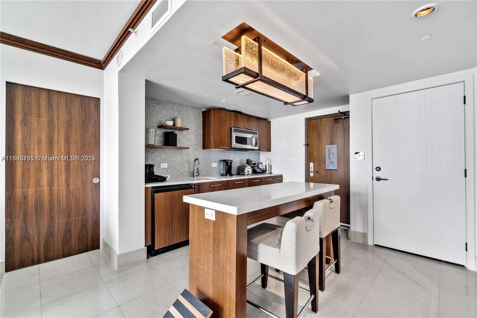 Central Carillon at 6801 Collins Ave, Miami Beach, FL 33141 - For Rent photo 6