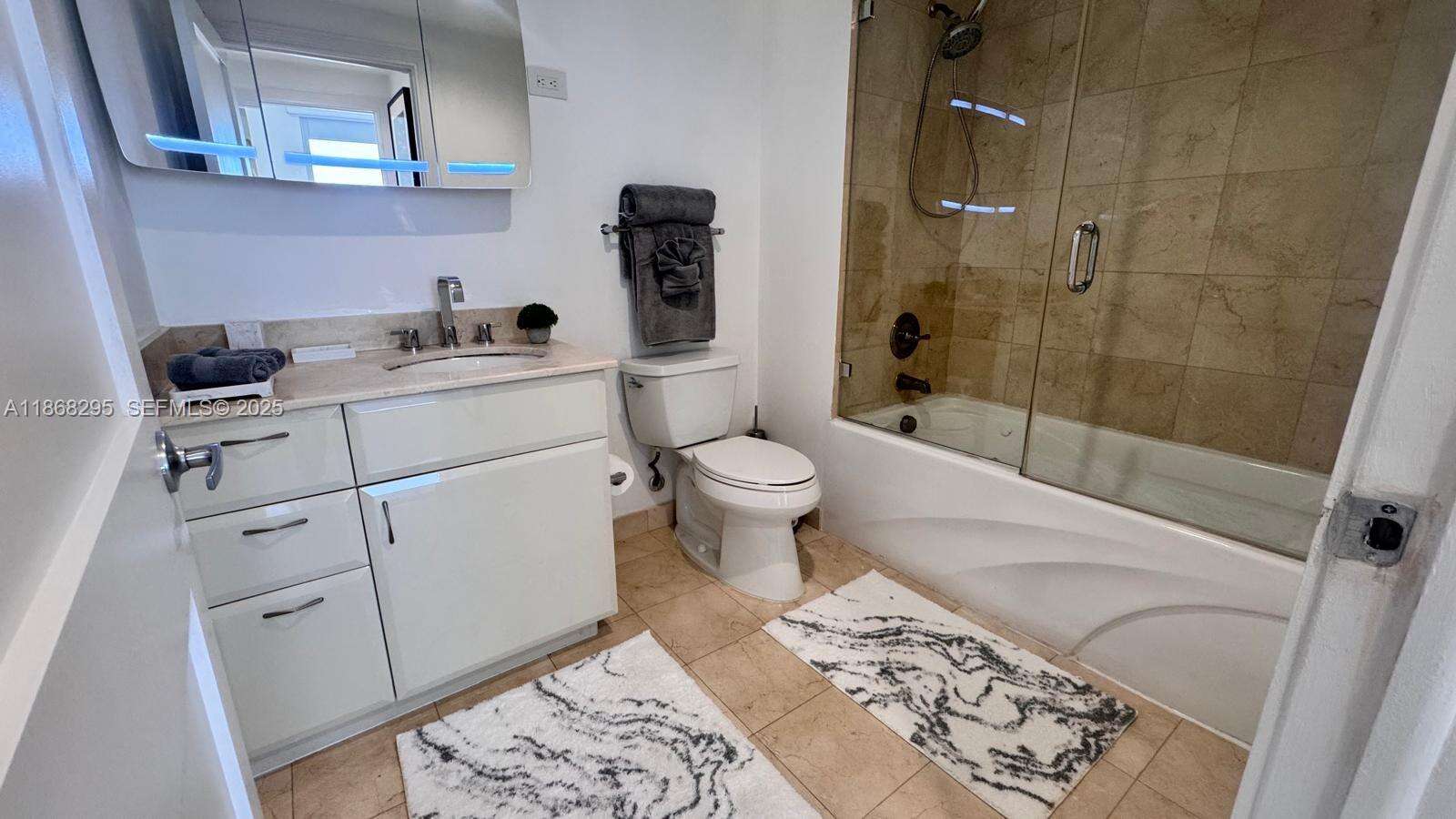 Akoya at 6365 Collins Aveavail 04 05 2026, Miami Beach, FL 33141 - For Rent photo 11