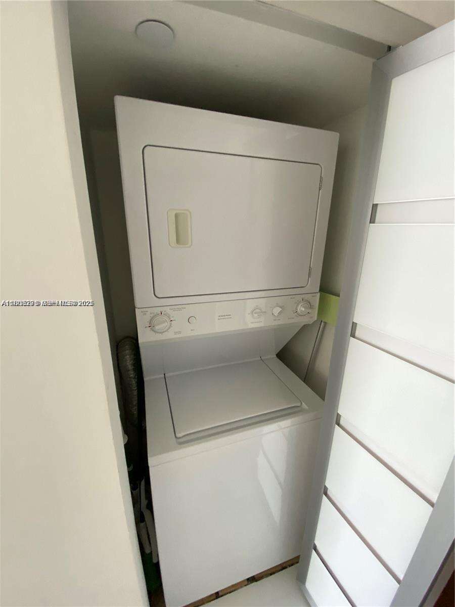 Akoya at 6365 Collins Aveavail 04 05 2026, Miami Beach, FL 33141 - For Rent photo 12