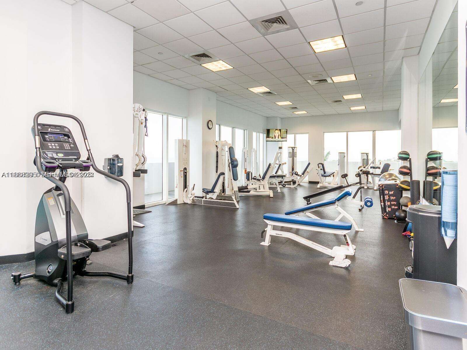Akoya at 6365 Collins Aveavail 04 05 2026, Miami Beach, FL 33141 - For Rent photo 29