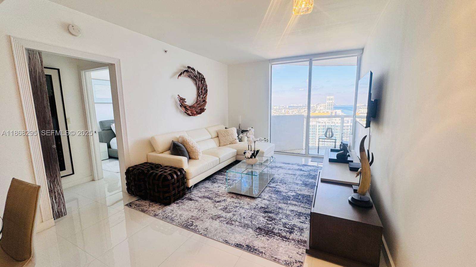 Akoya at 6365 Collins Aveavail 04 05 2026, Miami Beach, FL 33141 - For Rent photo 4