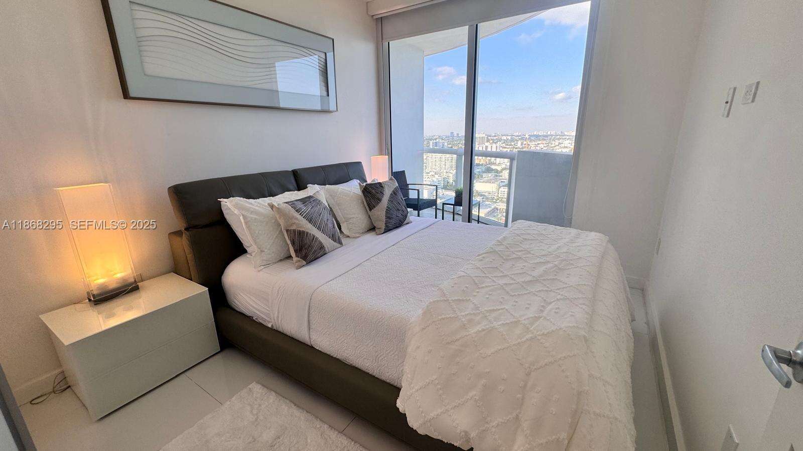 Akoya at 6365 Collins Aveavail 04 05 2026, Miami Beach, FL 33141 - For Rent photo 7