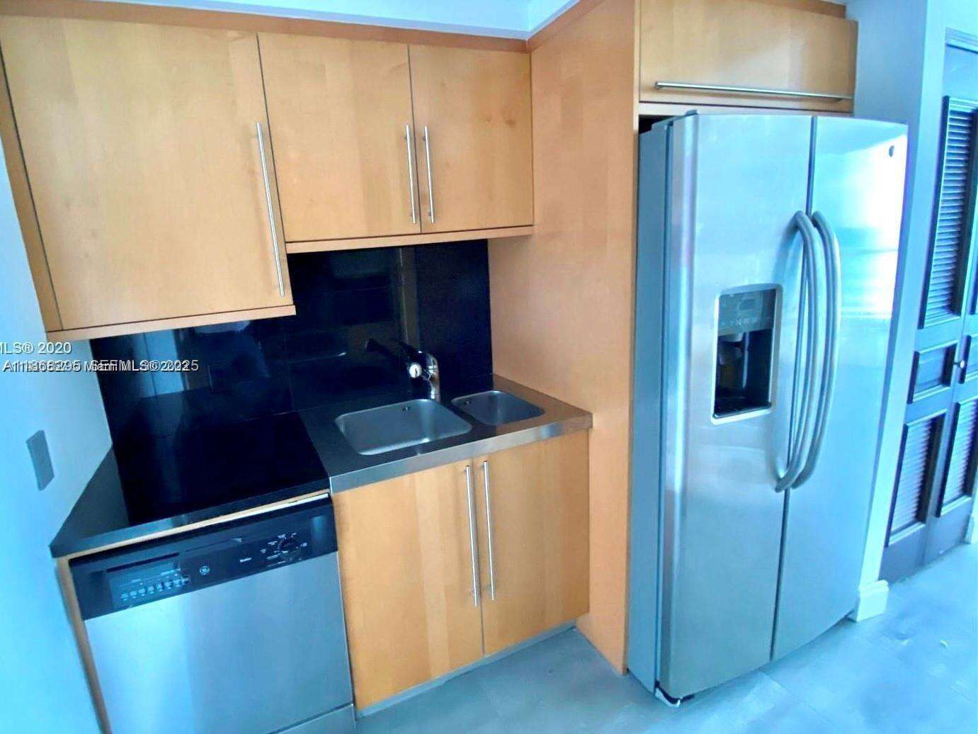 Akoya at 6365 Collins Aveavail 04 05 2026, Miami Beach, FL 33141 - For Rent photo 10