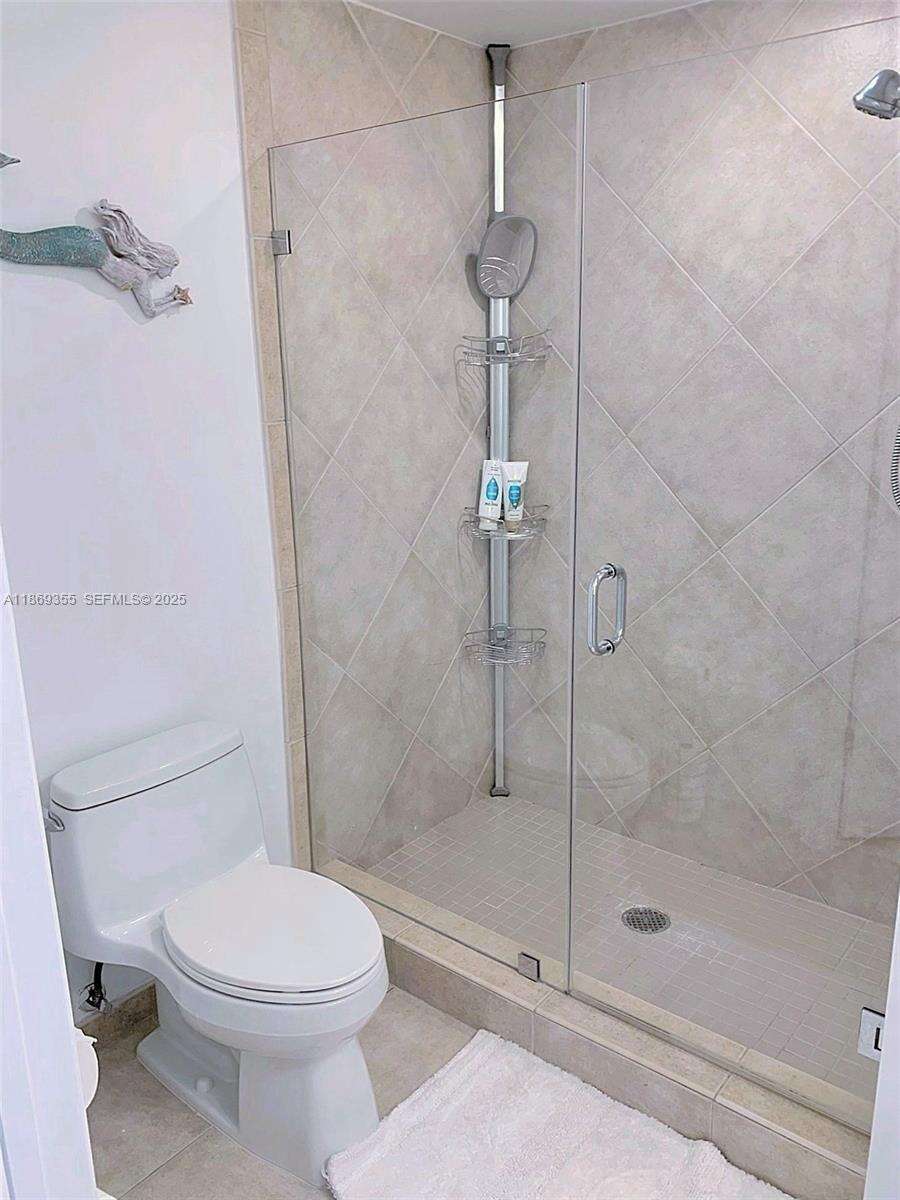 2080 Ocean Dr, Hallandale Beach, FL 33009 - For Rent photo 20