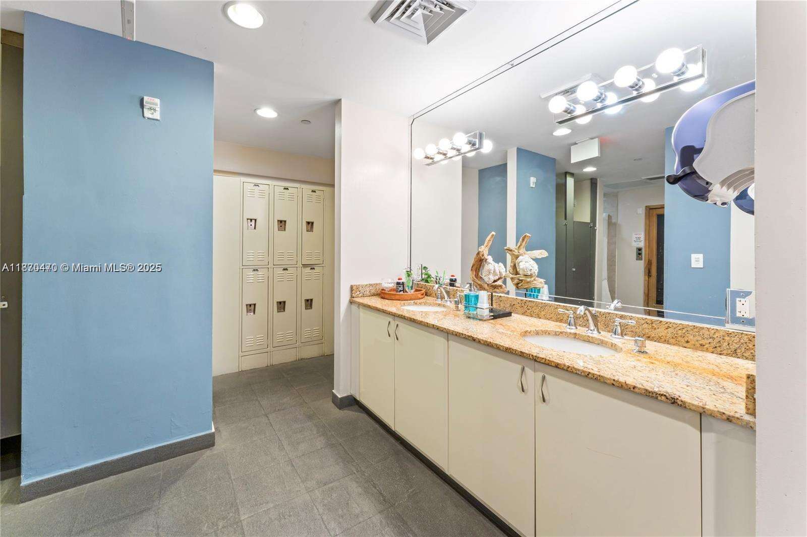 Akoya at 6365 Collins Ave, Miami Beach, FL 33141 - For Rent photo 36