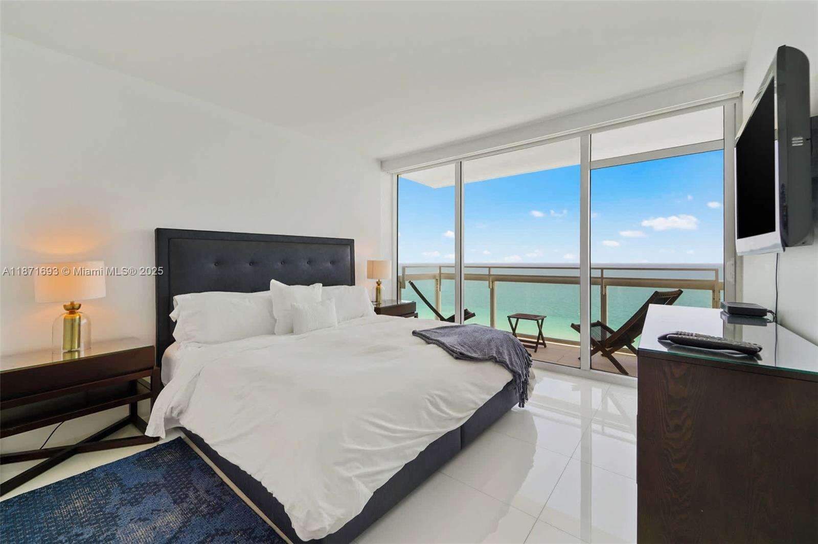 Central Carillon at 6801 Collins Ave, Miami Beach, FL 33141 - For Rent photo 2