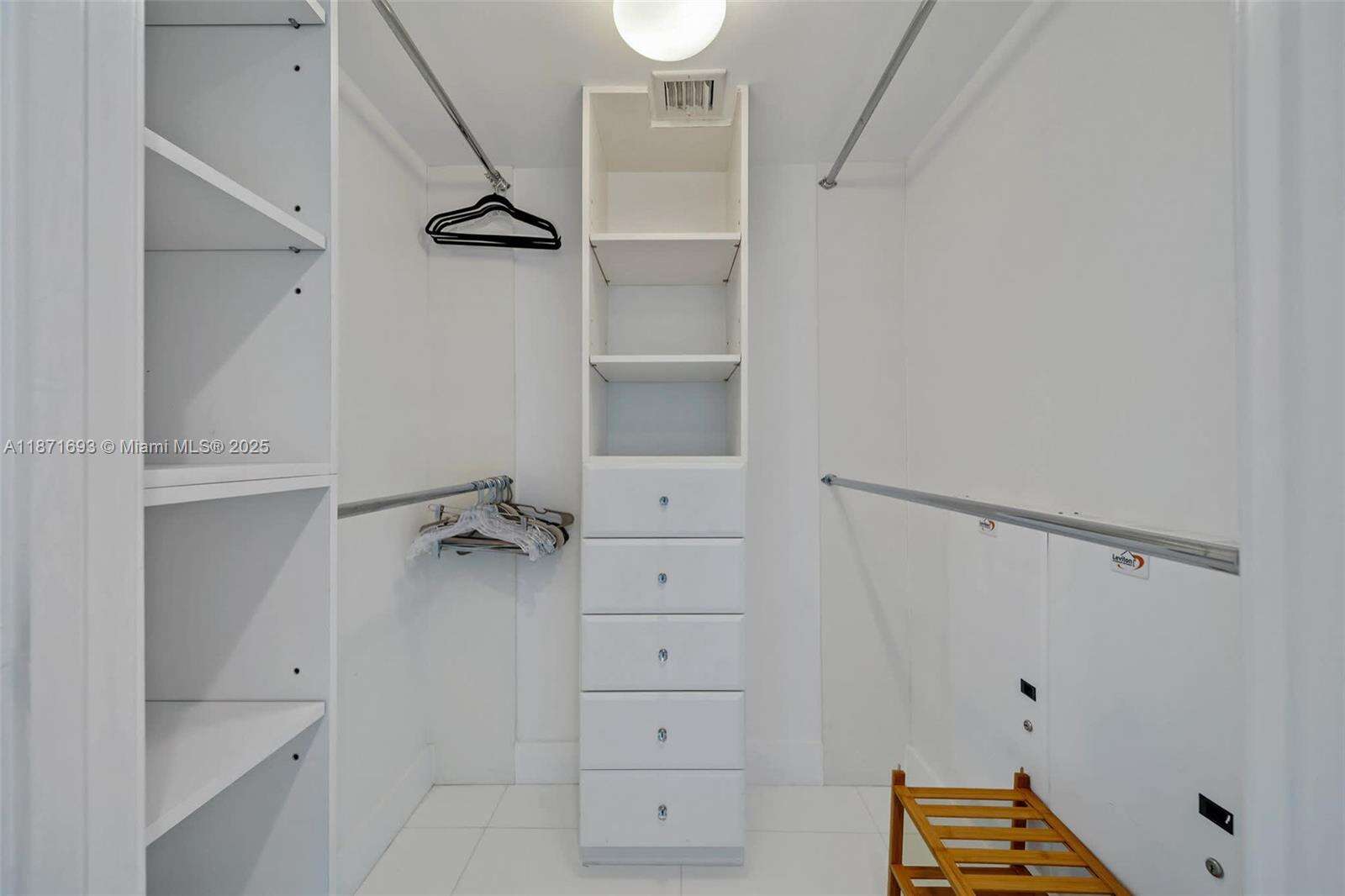 Central Carillon at 6801 Collins Ave, Miami Beach, FL 33141 - For Rent photo 21