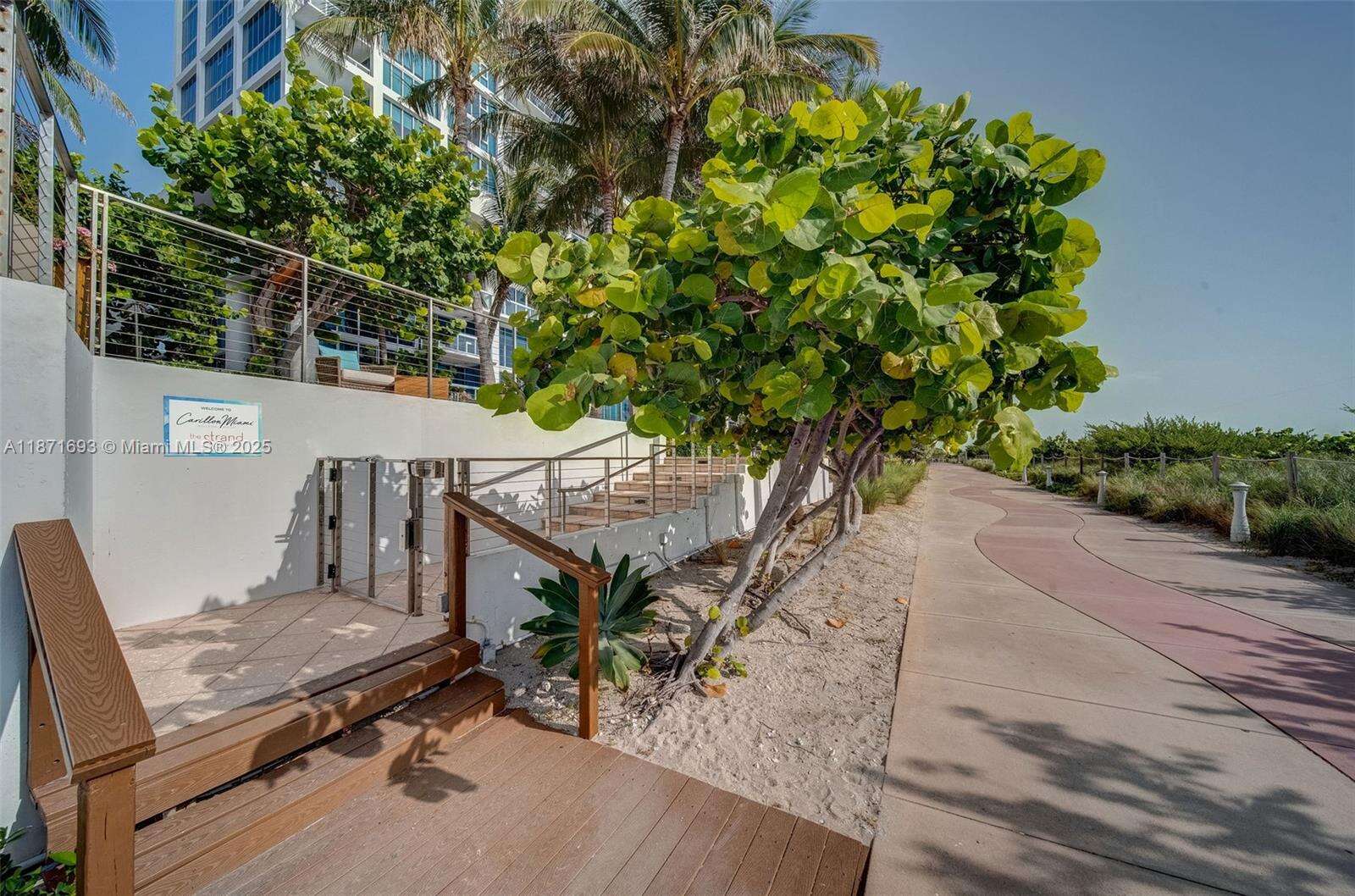Central Carillon at 6801 Collins Ave, Miami Beach, FL 33141 - For Rent photo 30