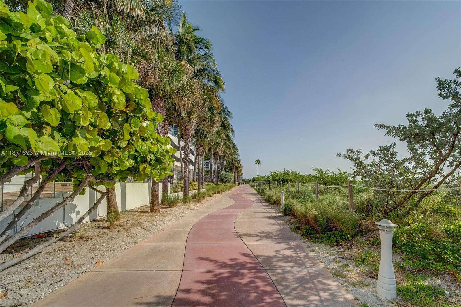 Central Carillon at 6801 Collins Ave, Miami Beach, FL 33141 - For Rent photo 32