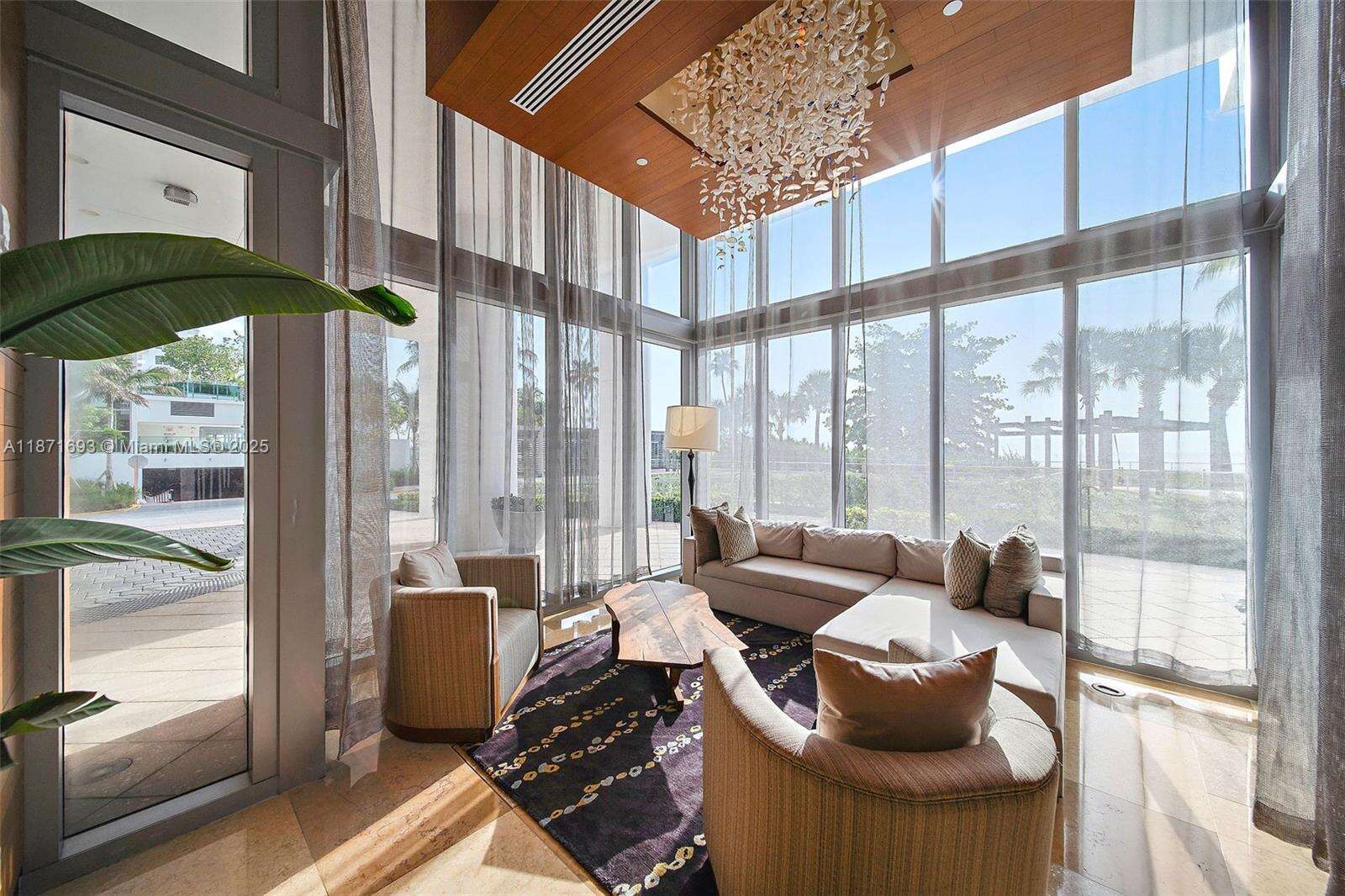 Central Carillon at 6801 Collins Ave, Miami Beach, FL 33141 - For Rent photo 38