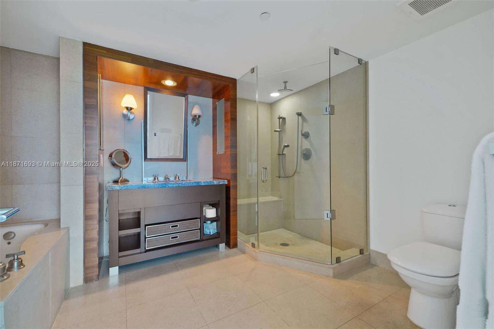 Central Carillon at 6801 Collins Ave, Miami Beach, FL 33141 - For Rent photo 6