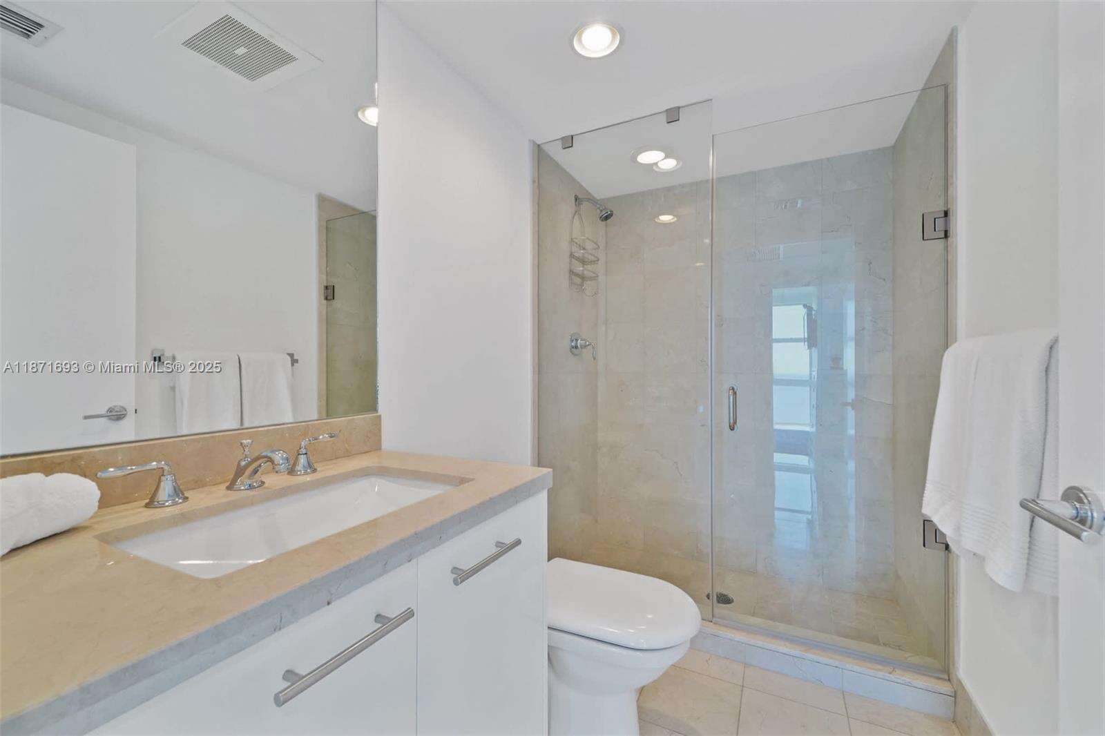 Central Carillon at 6801 Collins Ave, Miami Beach, FL 33141 - For Rent photo 8