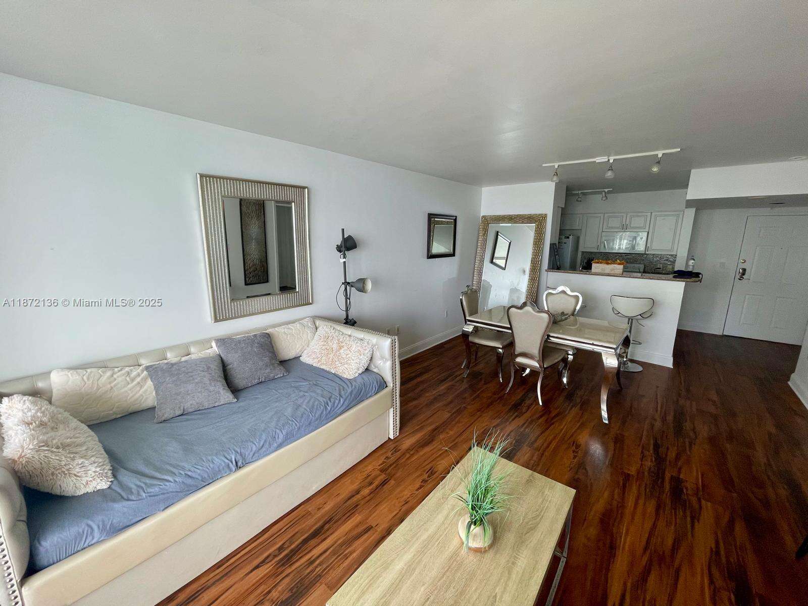 The Mark On Brickell at 1155 Brickell Bay Dr, Miami, FL 33131 - For Rent photo 5