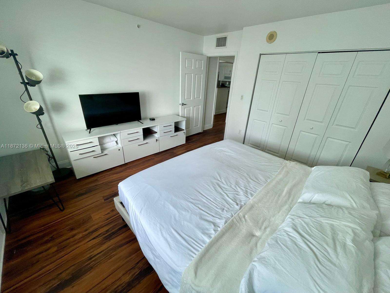 The Mark On Brickell at 1155 Brickell Bay Dr, Miami, FL 33131 - For Rent photo 7