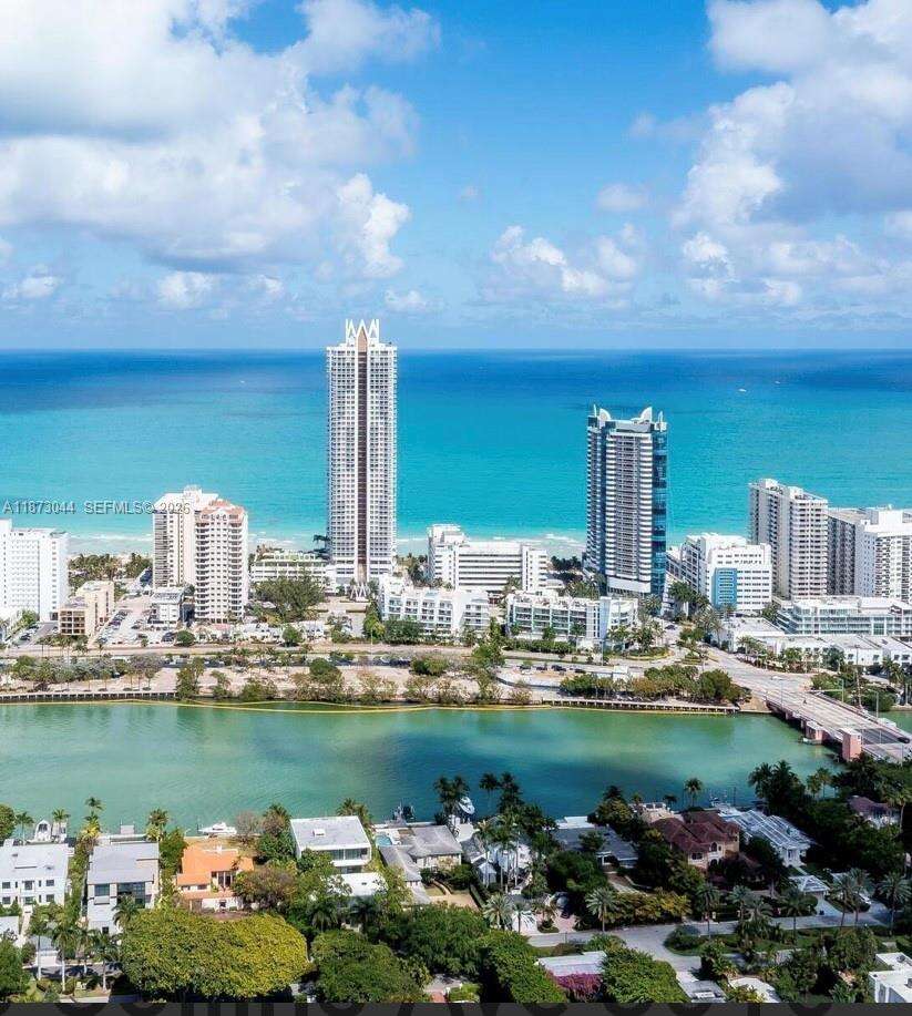 Akoya at 6365 Collins Ave, Miami Beach, FL 33141 - For Rent photo 2