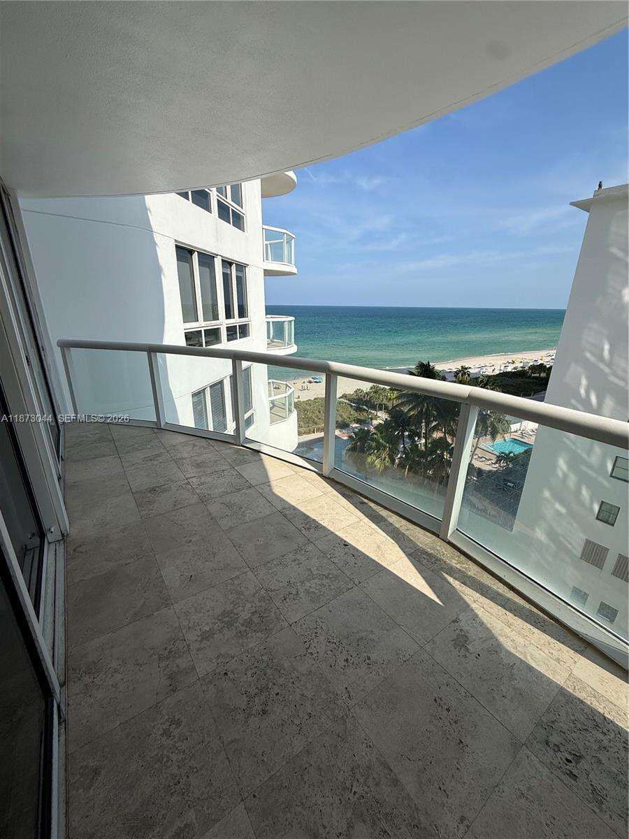 Akoya at 6365 Collins Ave, Miami Beach, FL 33141 - For Rent photo 11