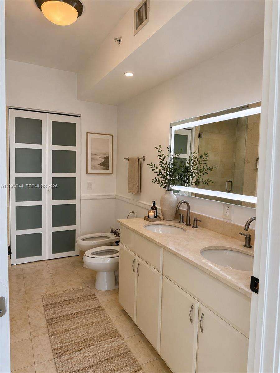 Akoya at 6365 Collins Ave, Miami Beach, FL 33141 - For Rent photo 15