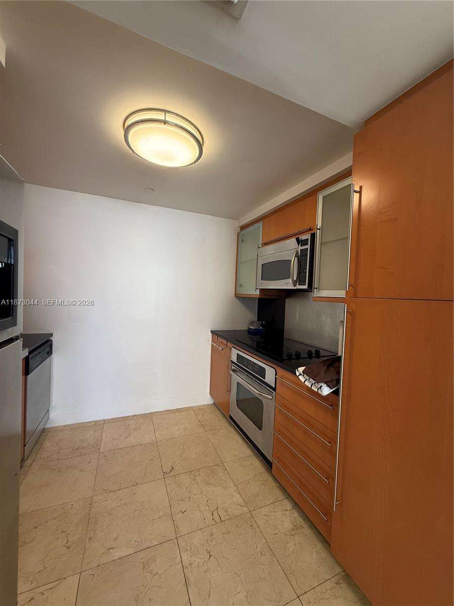 Akoya at 6365 Collins Ave, Miami Beach, FL 33141 - For Rent photo 17