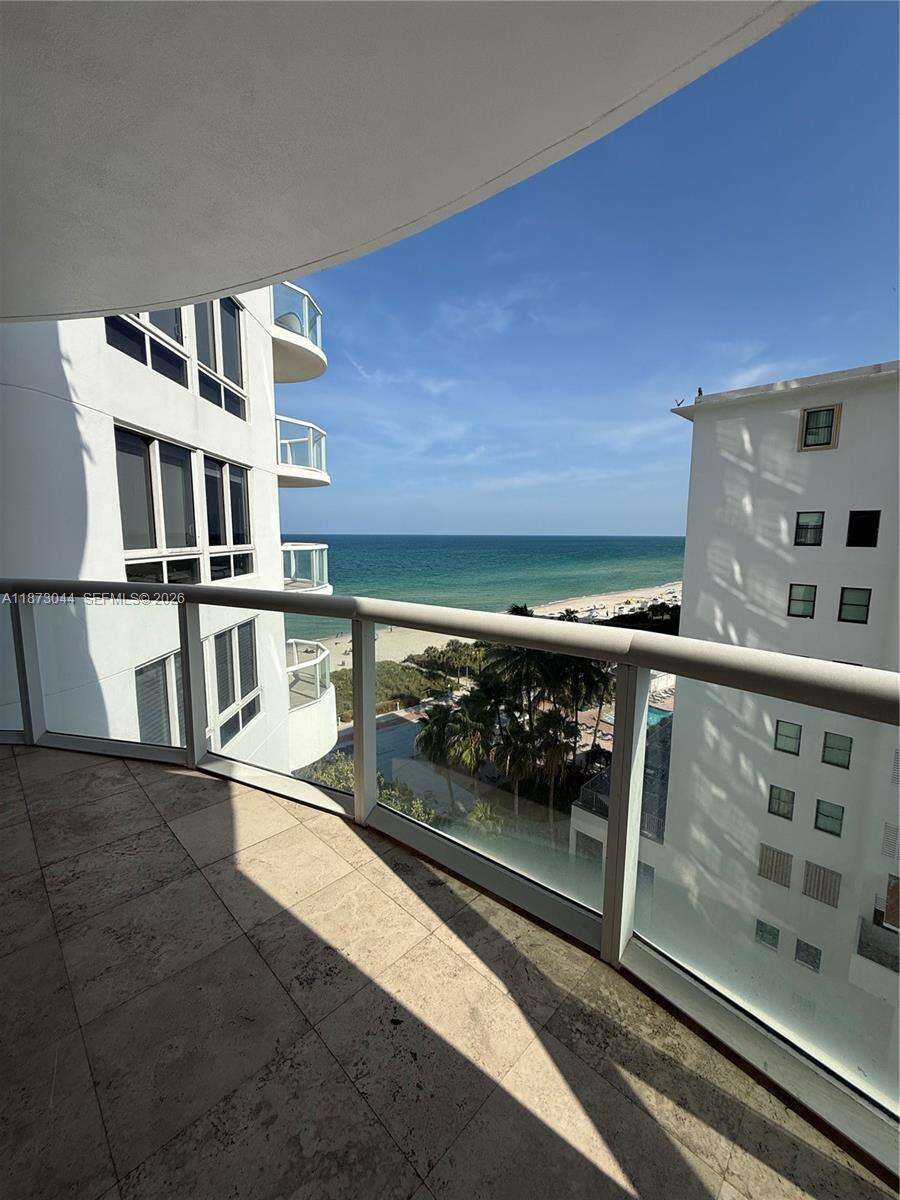 Akoya at 6365 Collins Ave, Miami Beach, FL 33141 - For Rent photo 19
