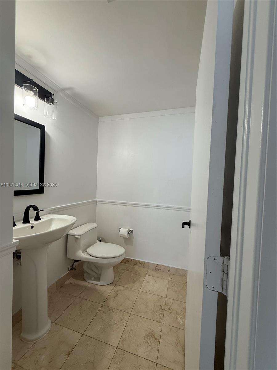 Akoya at 6365 Collins Ave, Miami Beach, FL 33141 - For Rent photo 20