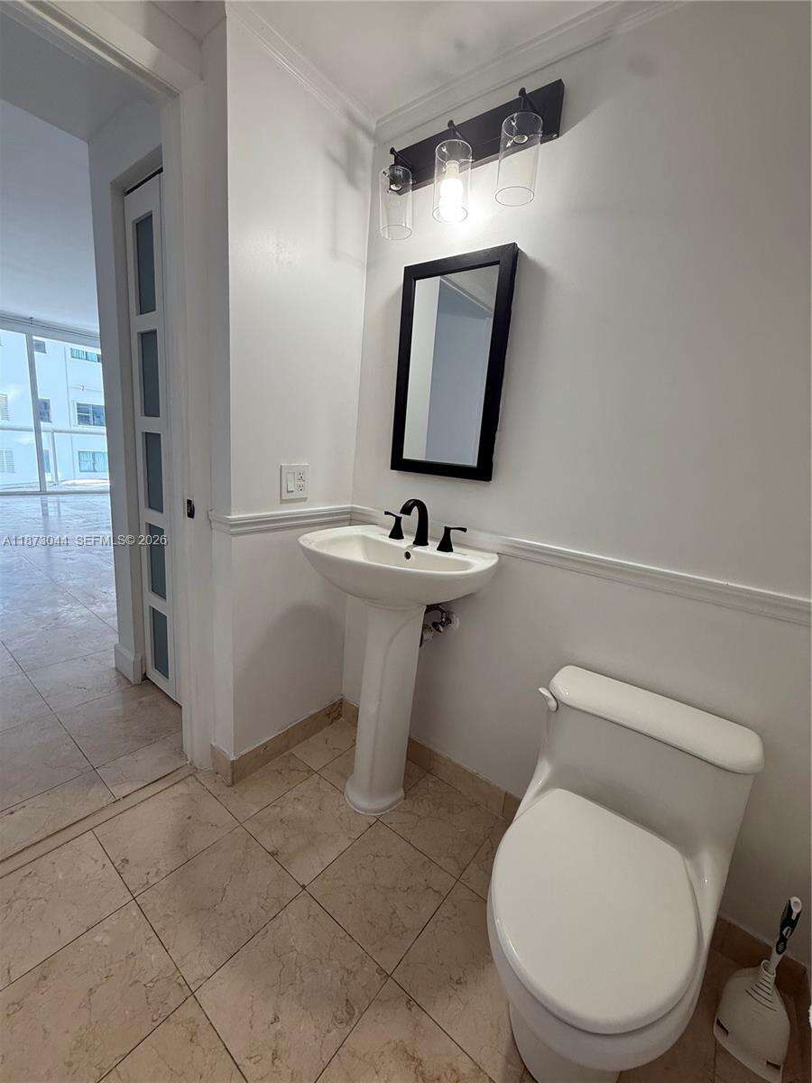 Akoya at 6365 Collins Ave, Miami Beach, FL 33141 - For Rent photo 23