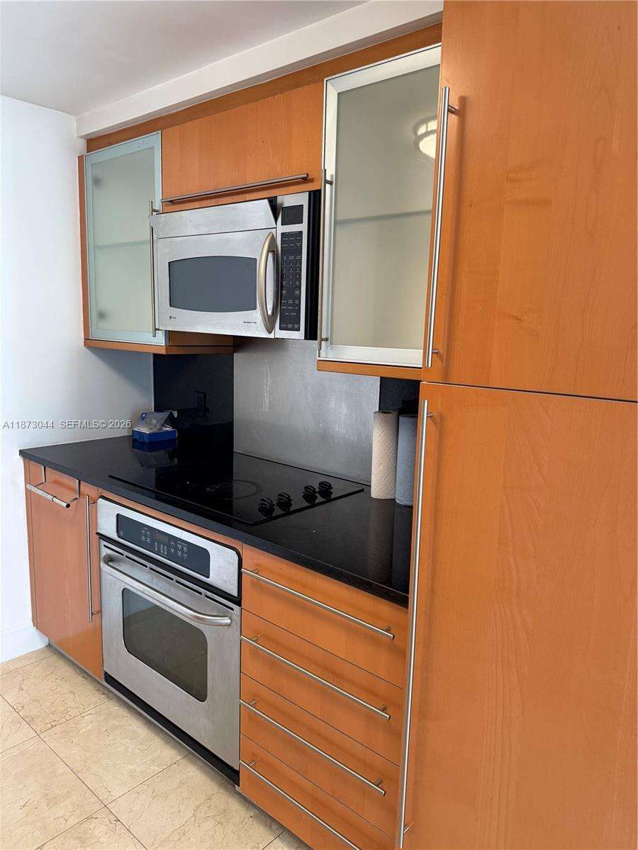 Akoya at 6365 Collins Ave, Miami Beach, FL 33141 - For Rent photo 10
