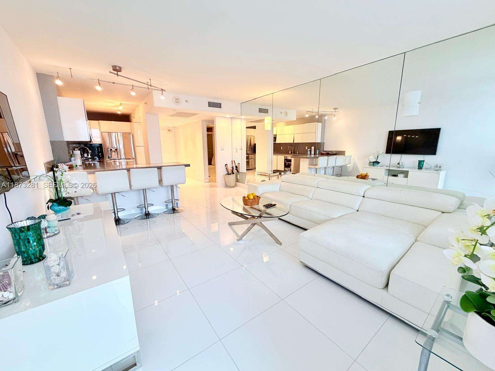 Decoplage at 100 Lincoln Rd, Miami Beach, FL 33139 - For Rent photo 2