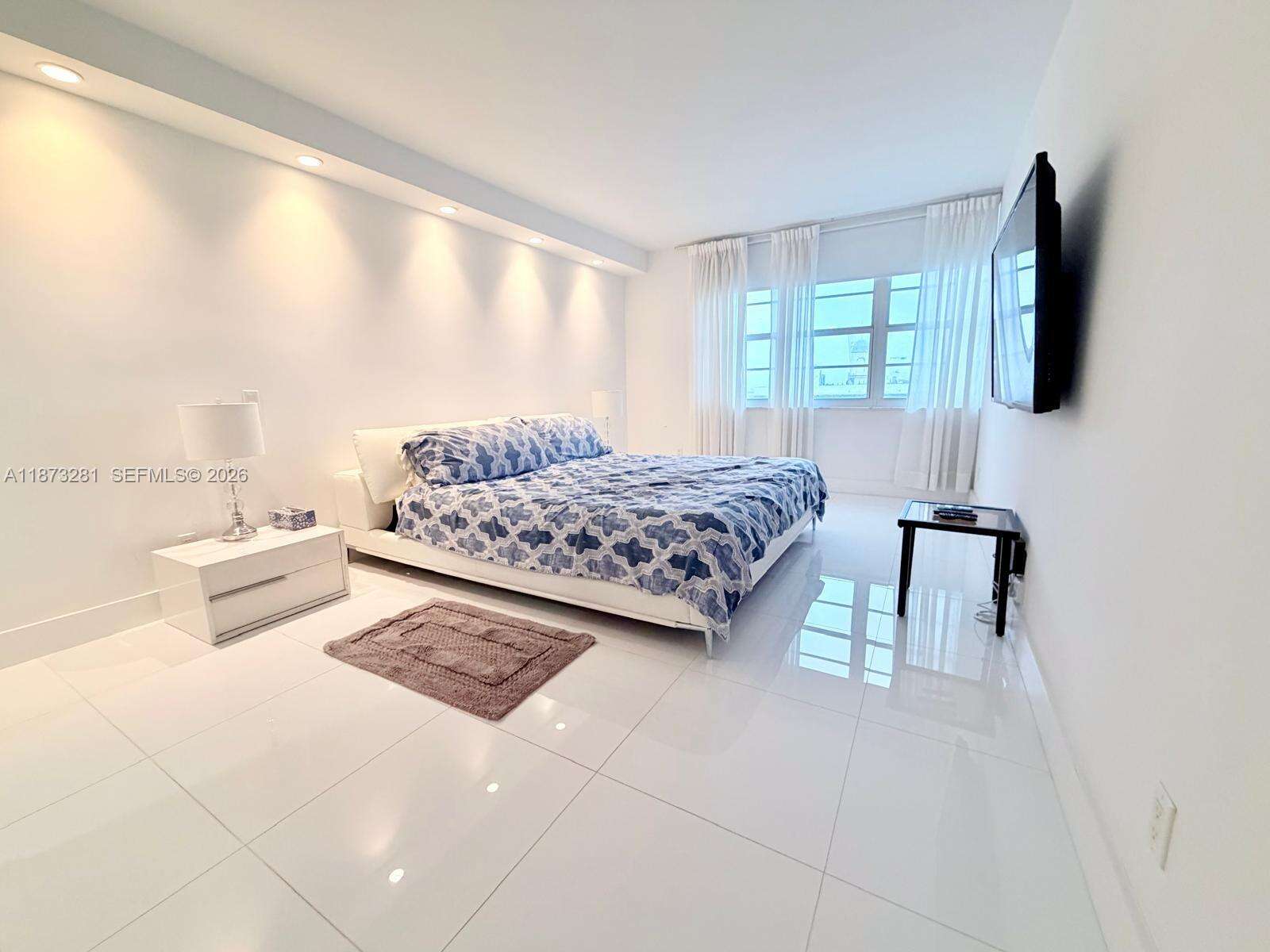 Decoplage at 100 Lincoln Rd, Miami Beach, FL 33139 - For Rent photo 11