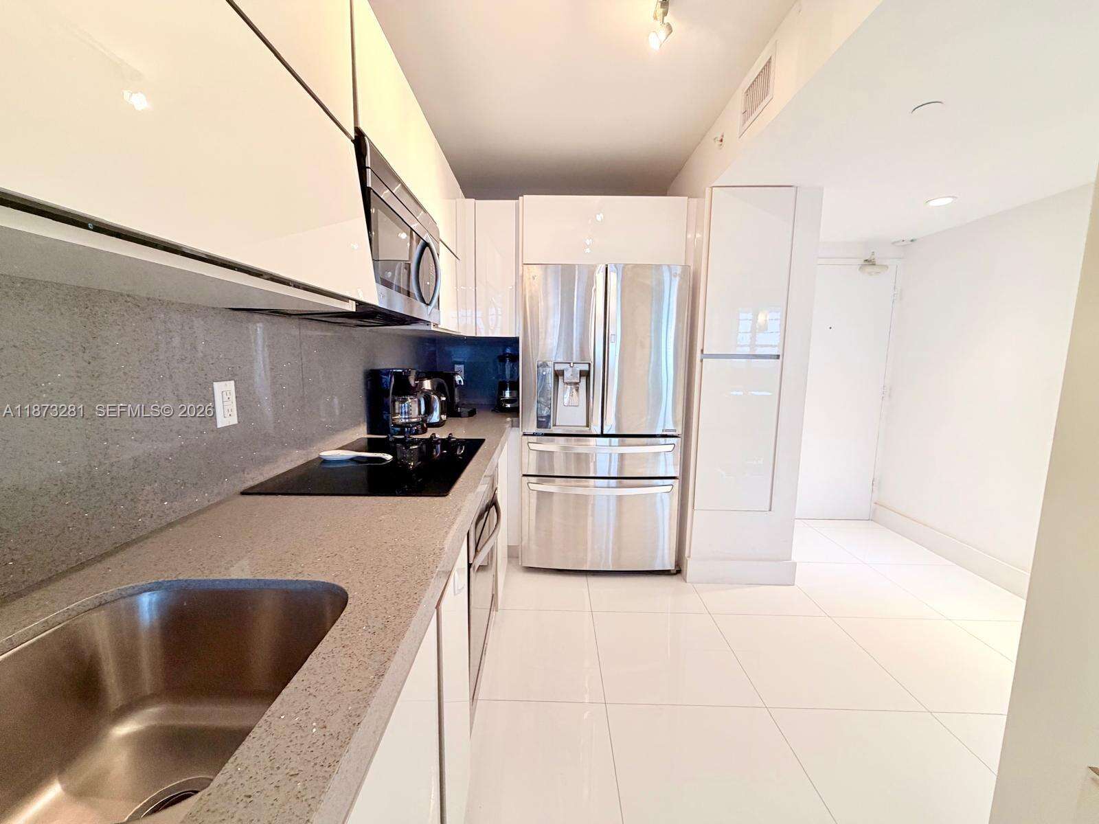 Decoplage at 100 Lincoln Rd, Miami Beach, FL 33139 - For Rent photo 4