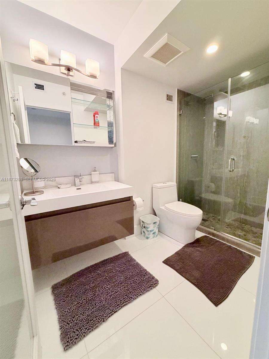 Decoplage at 100 Lincoln Rd, Miami Beach, FL 33139 - For Rent photo 9