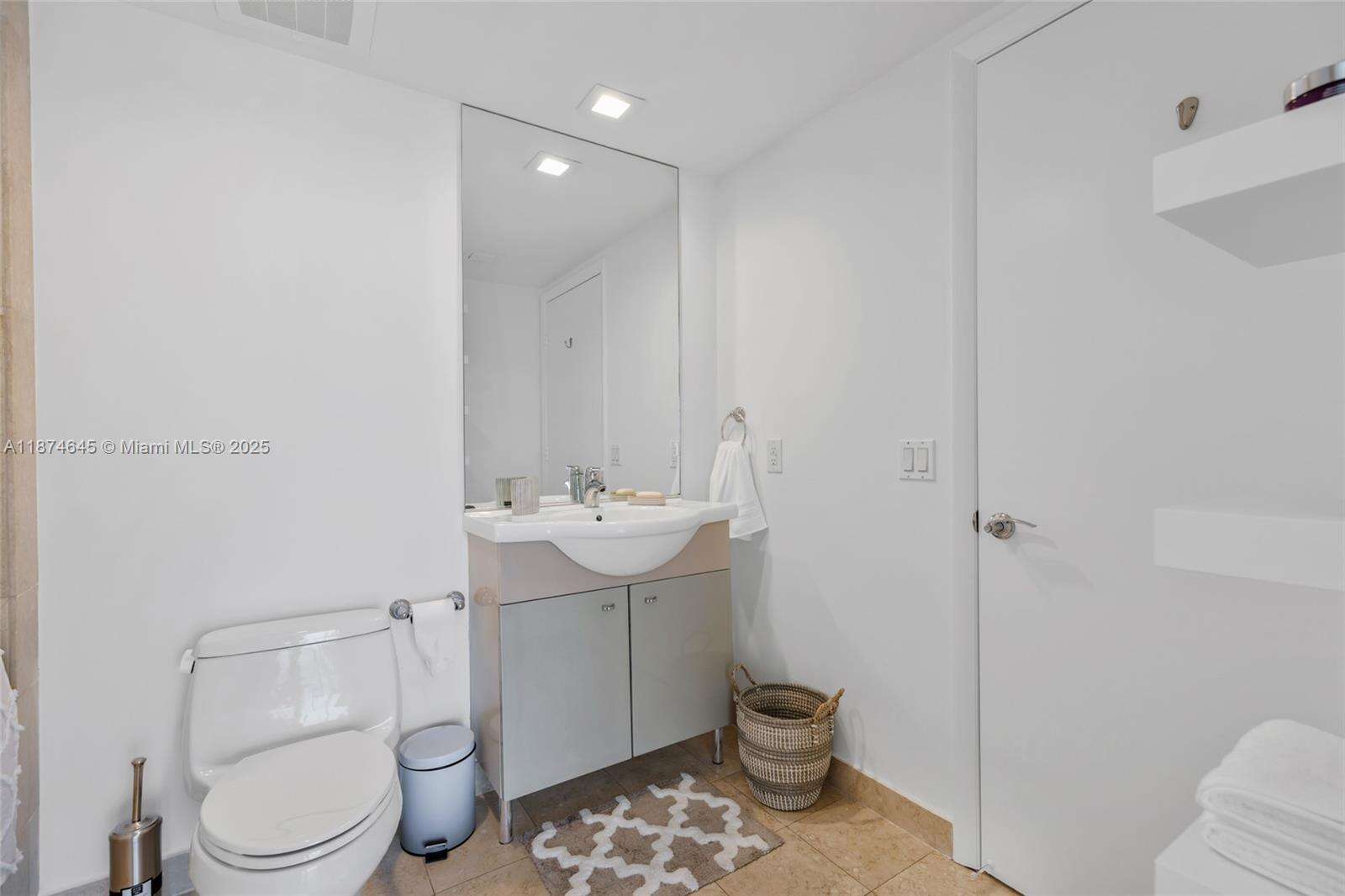 The Beach Club Two at 1830 Ocean Dr, Hallandale Beach, FL 33009 - For Rent photo 16