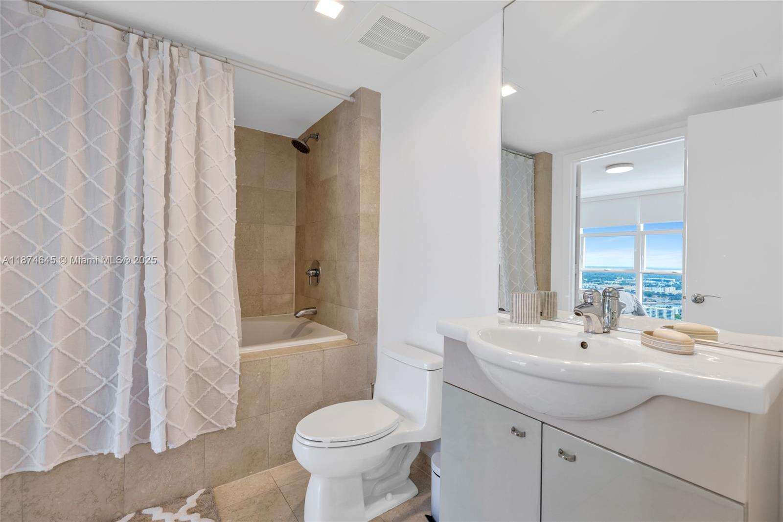 The Beach Club Two at 1830 Ocean Dr, Hallandale Beach, FL 33009 - For Rent photo 17