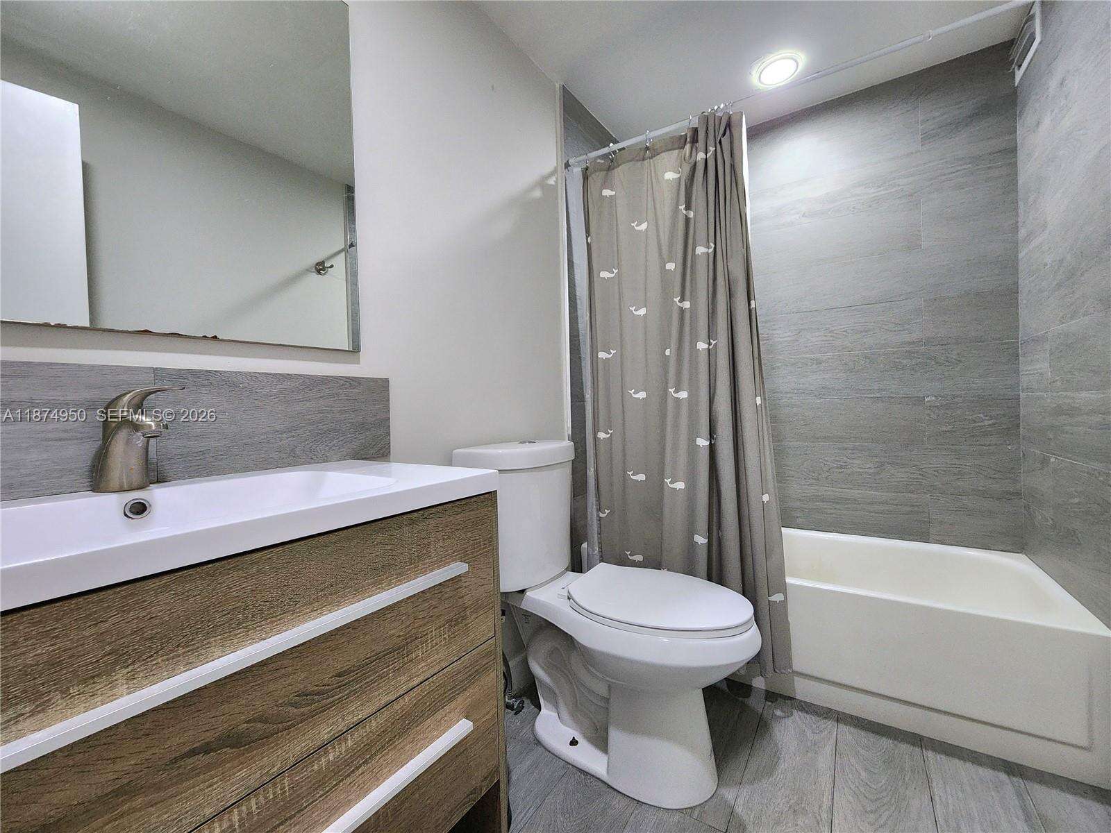 Alexander Towers at 3505 Ocean Dr, Hollywood, FL 33019 - For Rent photo 20