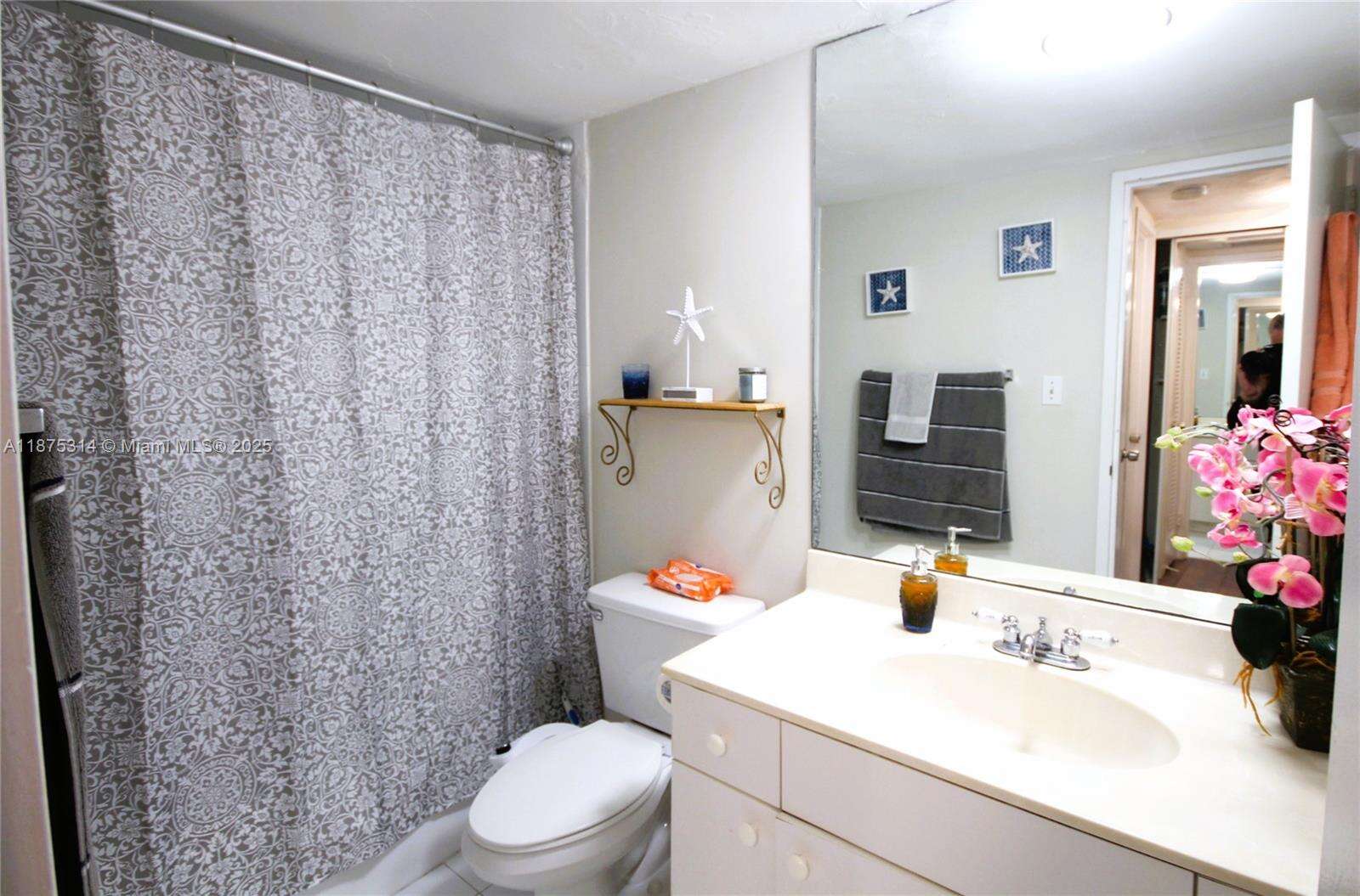 Seacoast 5151 at 5161 Collins Ave, Miami Beach, FL 33140 - For Rent photo 12