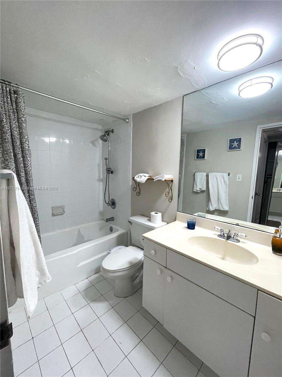 Seacoast 5151 at 5161 Collins Ave, Miami Beach, FL 33140 - For Rent photo 14