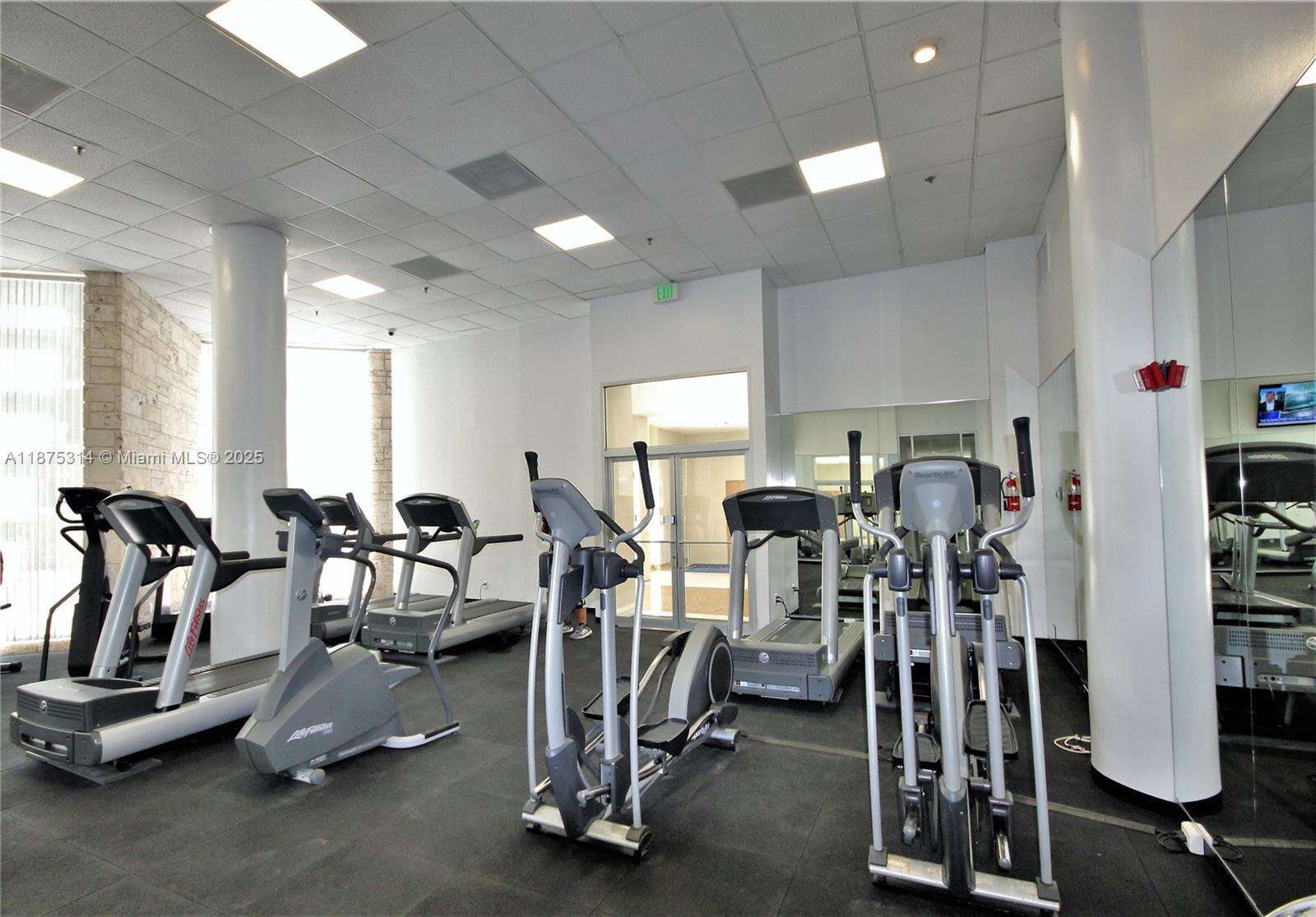 Seacoast 5151 at 5161 Collins Ave, Miami Beach, FL 33140 - For Rent photo 31