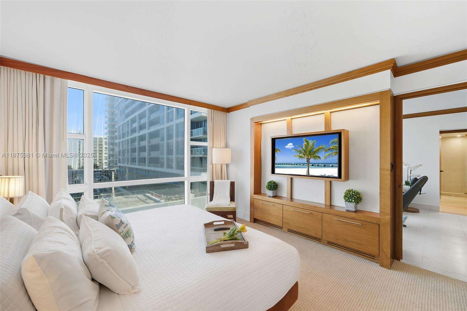Central Carillon at Miami Beach, FL 33141 - For Rent photo 15