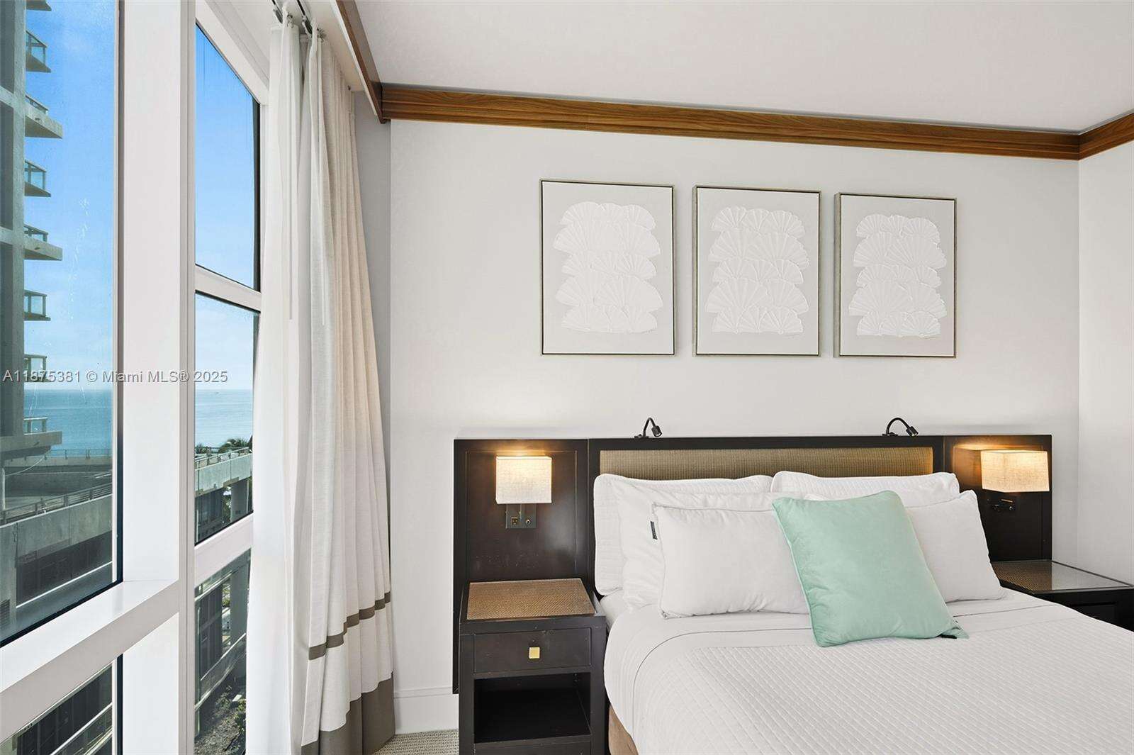 Central Carillon at Miami Beach, FL 33141 - For Rent photo 21