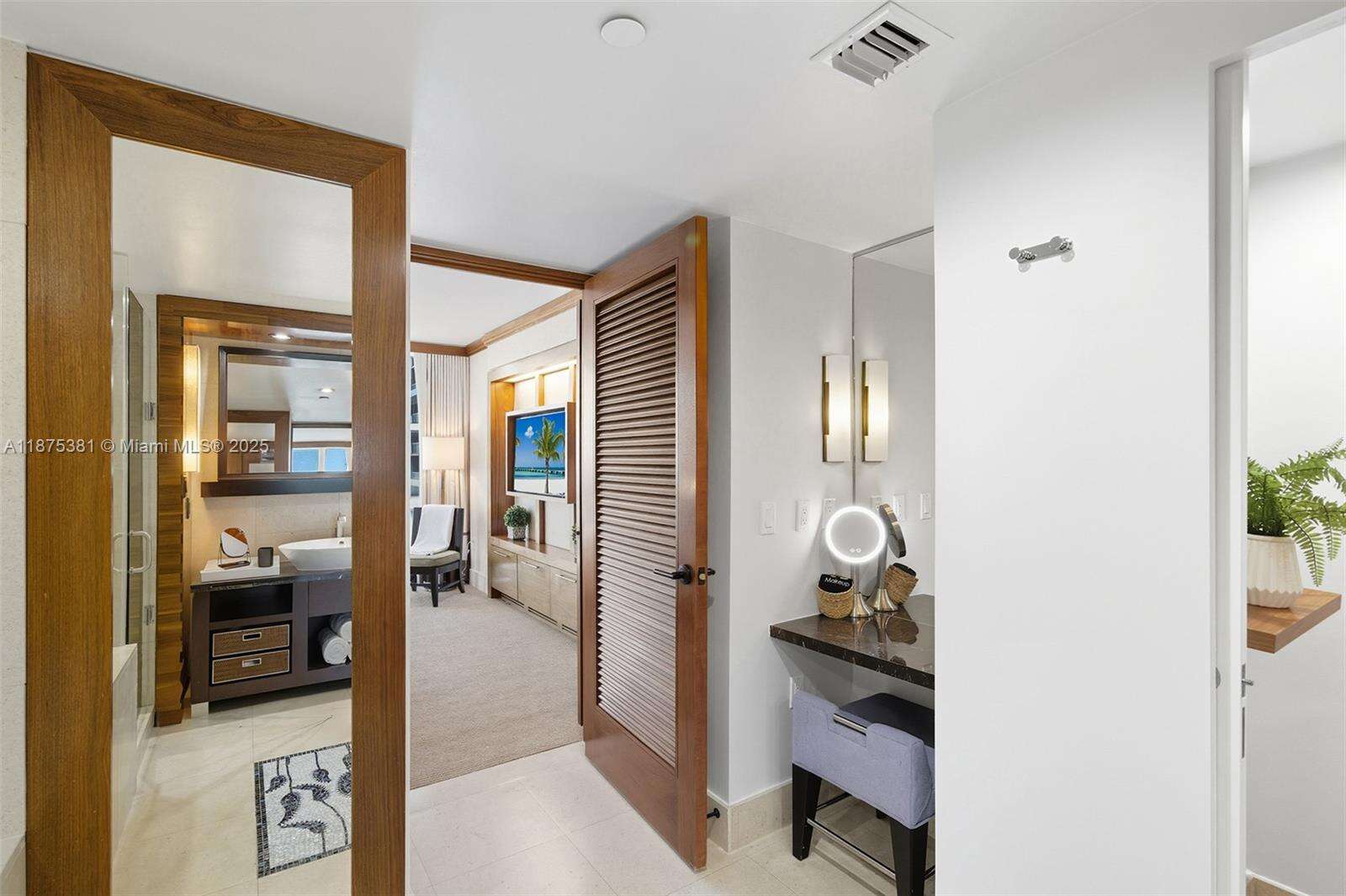 Central Carillon at Miami Beach, FL 33141 - For Rent photo 23