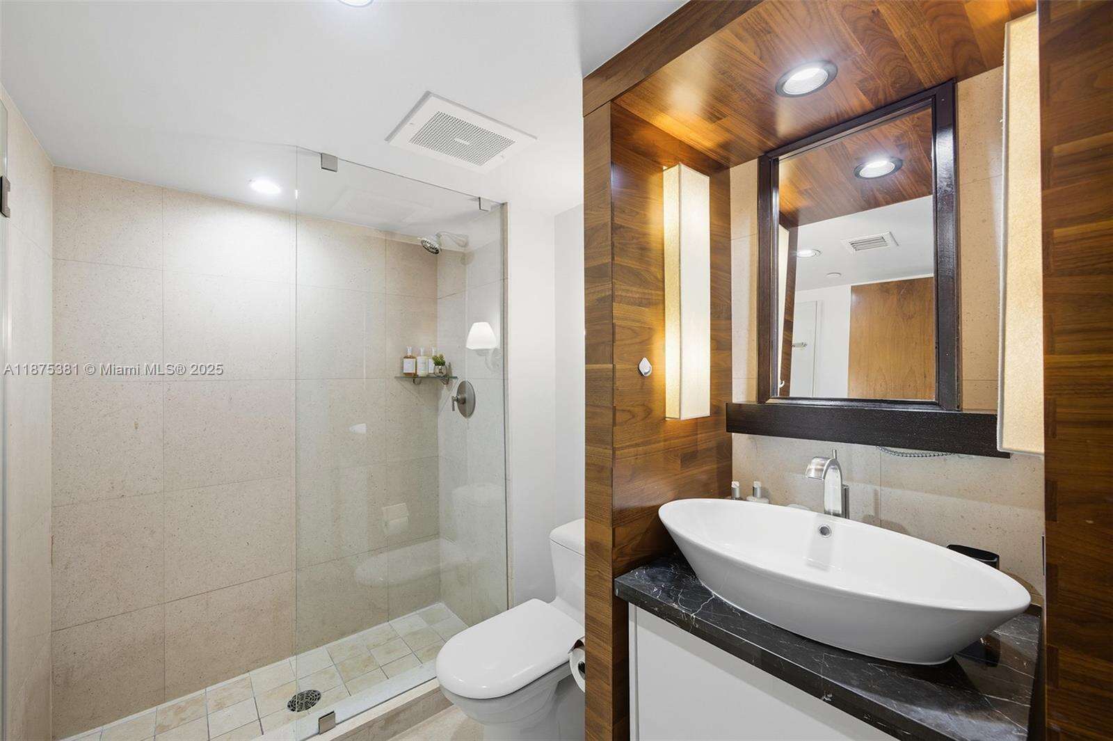 Central Carillon at Miami Beach, FL 33141 - For Rent photo 26